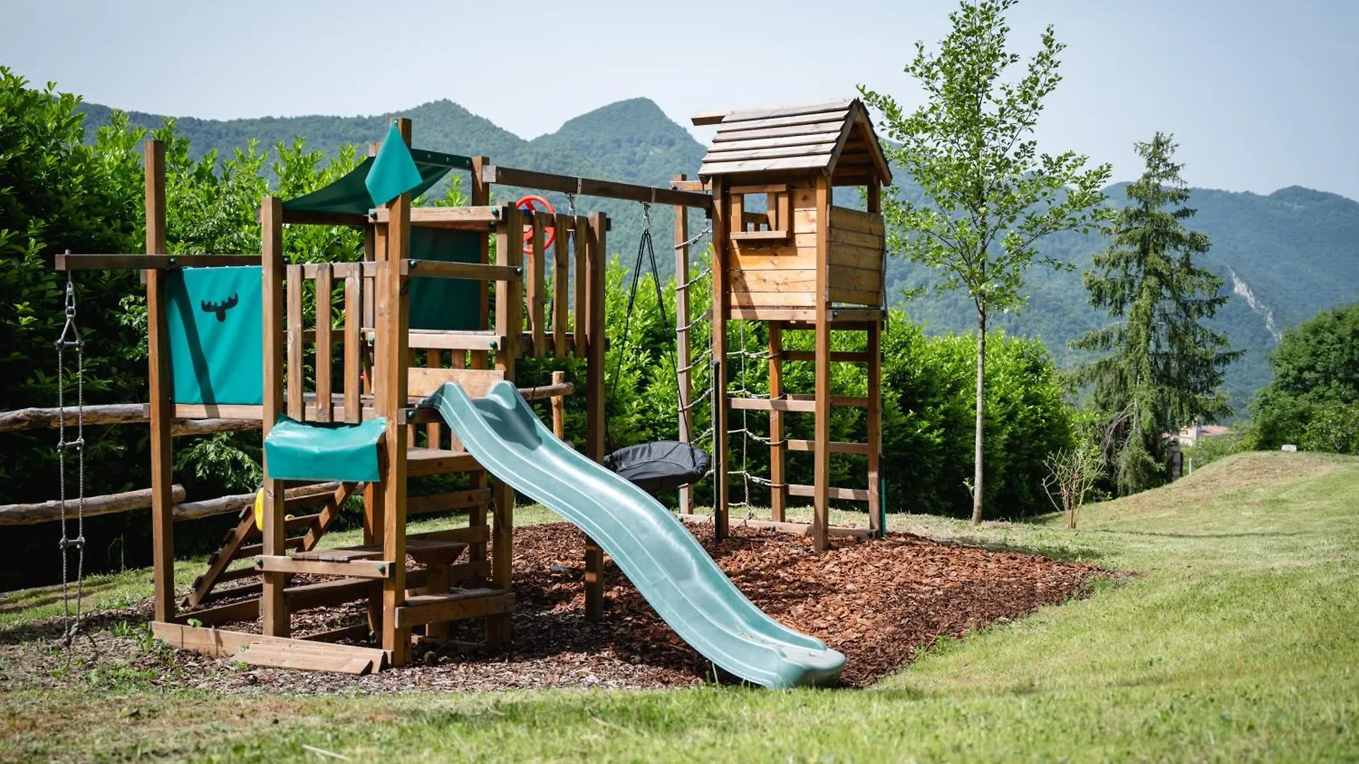 Villa tra montagna e laghi 14 posti Crone Casa vacanze