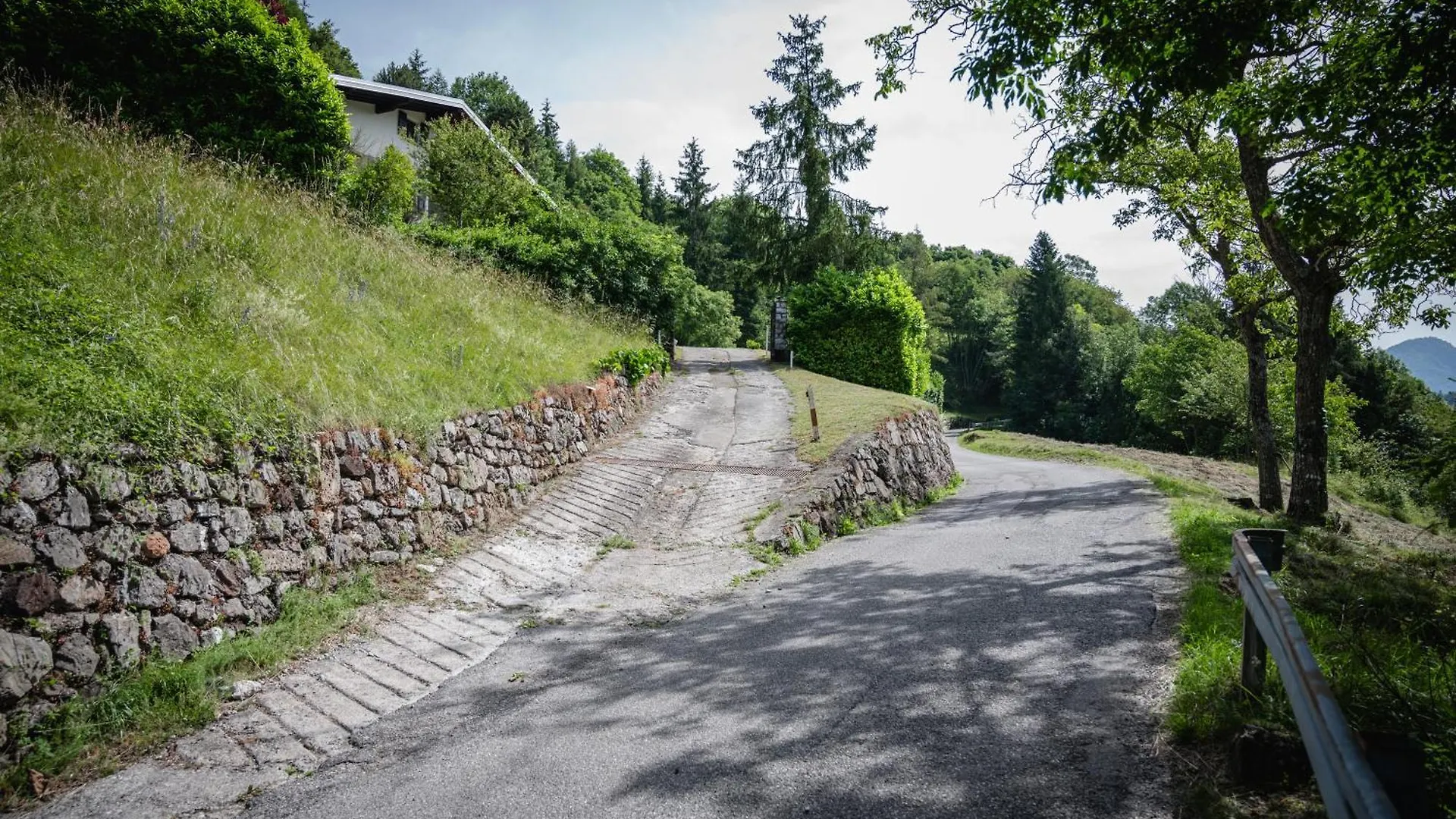 Casa vacanze Villa tra montagna e laghi 14 posti Crone