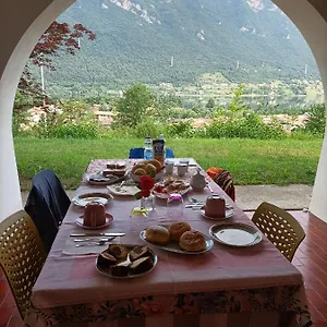 Alloggio in famiglia Le Rose, Crone